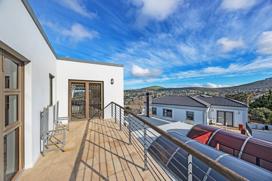 4 Bedroom Property for Sale in Van Riebeeckshof Western Cape